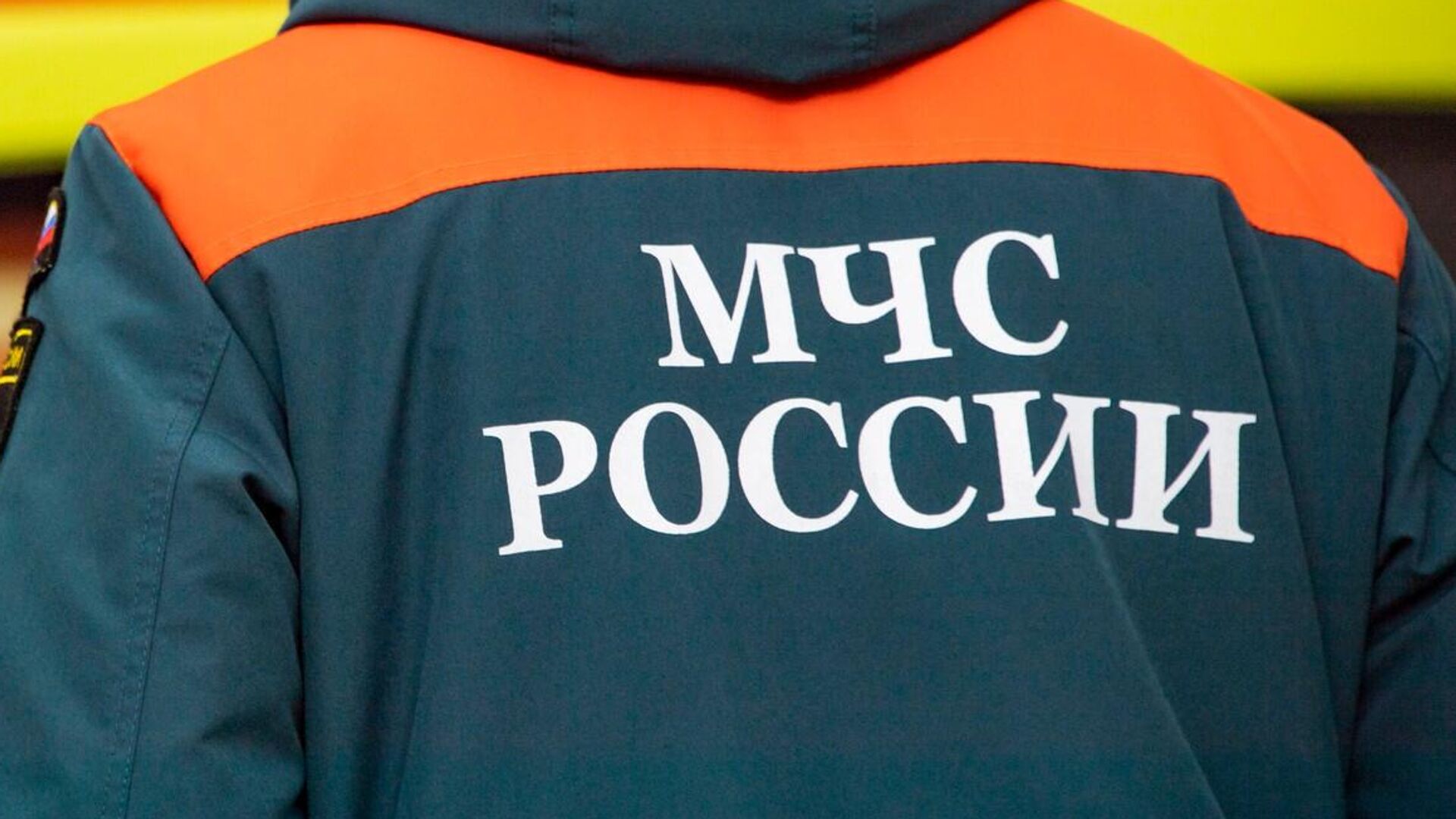 Учения МЧС. Тренировка тушения пожаров в музыкальном училище им. Чайковского в Симферополе - РИА Новости, 1920, 07.08.2022