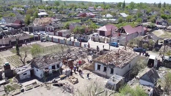 Последствия удара ВСУ по городу Голая Пристань в Херсонской области. Скриншот видео Минобороны РФ