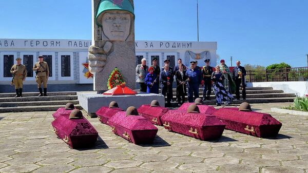 Останки 81 бойца Керченско-Феодосийской операции были перезахоронены в селе Батальное в Крыму.