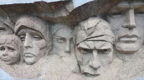 Мемориал на месте расстрелов мирного населения в с. Дубки Симферопольского района