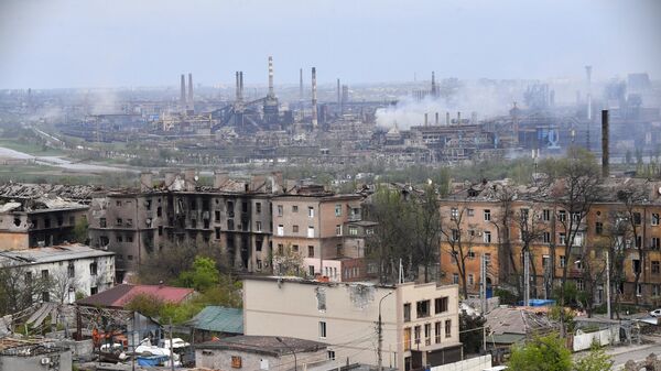 Вид на металлургический комбинат Азовсталь в Мариуполе.