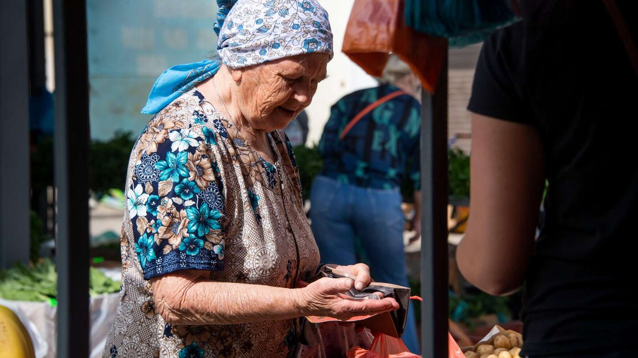 Новости для неработающих пенсионеров на сегодня последние. Пенсионеры в России. Неработающие пенсионеры. Пенсионеры фото. Безработный пенсионер.