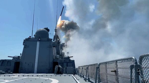  Пуск ракет Калибр с борта фрегата Черноморского флота