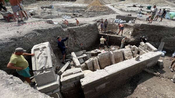 В Севастополе в Южном пригороде Херсонеса археологи нашли погребальный комплекс II в. н. э

