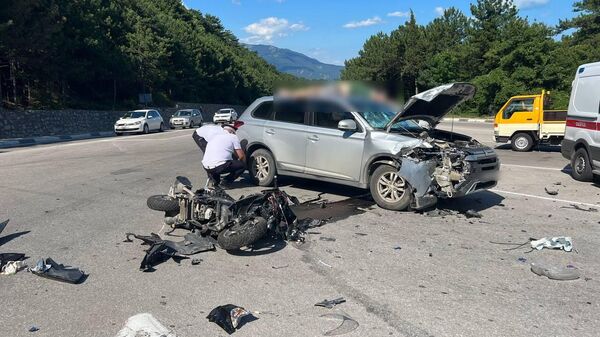 На автодороге Ялта – Севастополь, возле поворота на поселок Гаспра, погиб мотоциклист.  