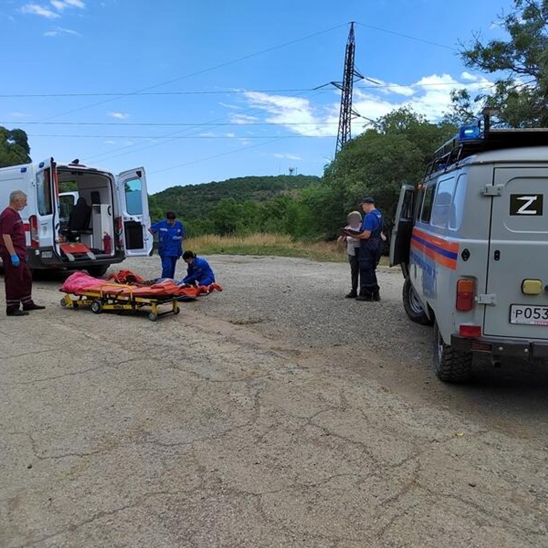 В горах под Алуштой спасли мужчину без сознания - РИА Новости Крым,  13.07.2022