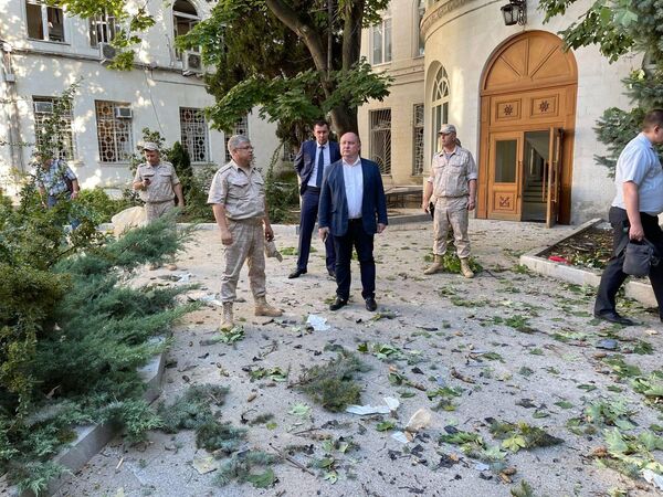 Губернатор Севастополя Михаил Развожаев на территории Штаба ЧФ, куда прилетел беспилотник со взрывчаткой Губернатор Севастополя Михаил Развожаев на территории Штаба ЧФ, куда прилетел беспилотник со взрывчаткой