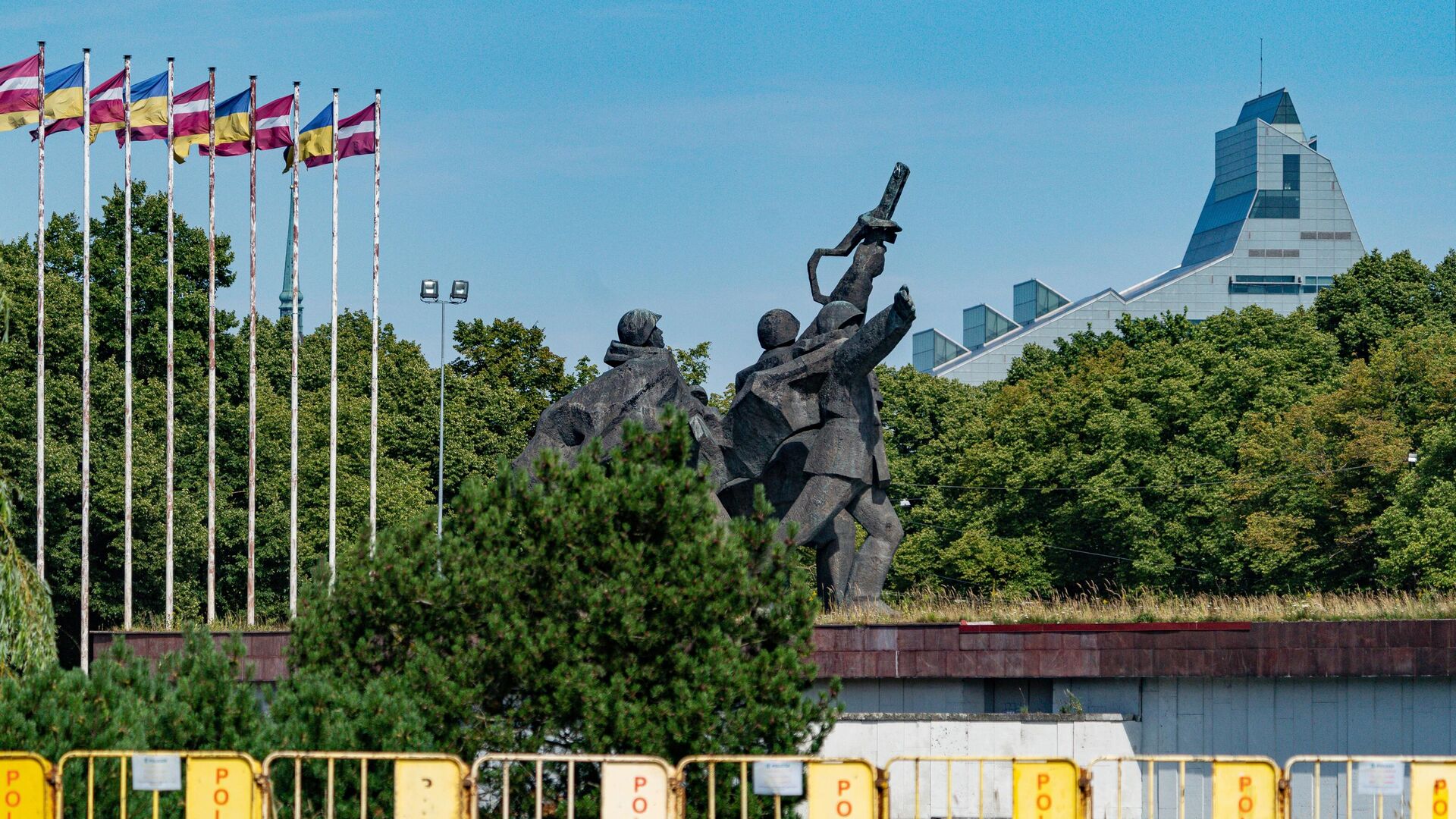 Памятник освободителям Риги - РИА Новости, 1920, 11.08.2022