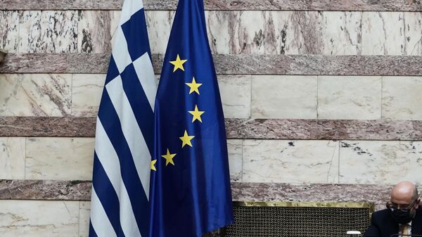 Флаг Греции и ЕС в парламенте Греции