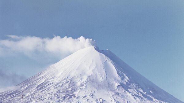Ключевская сопка - действующий вулкан на Камчатке