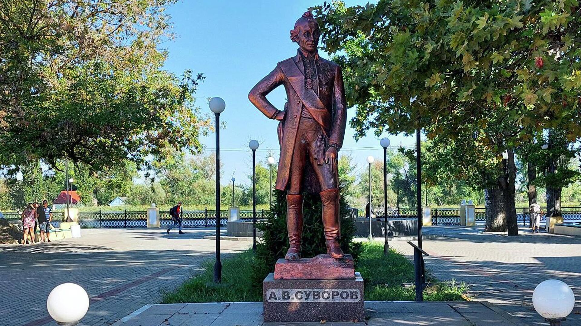 Памятник Суворову на набережной в городе Голая Пристань Херсонской области - РИА Новости, 1920, 17.05.2025