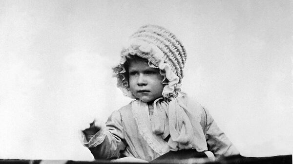двухлетнюю принцессу Великобритании Елизавету видели в неизвестном месте в 1928 году. (Фото - / AFP)