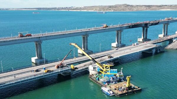 Работы по восстановлению Крымского моста после теракта