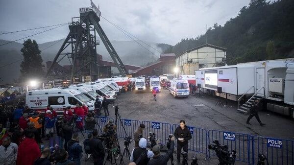 Взрыв произошел в шахте на севере Турции, под завалами есть рабочие