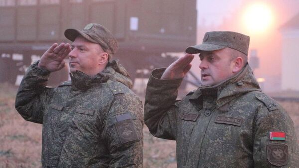 Прибытие первых эшелонов с российскими военнослужащими, входящими в состав региональной группировки войск (сил), в Республику Беларусь.