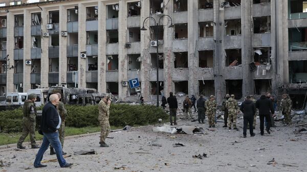 Здание городской администрации в центре Донецка после удара ВСУ