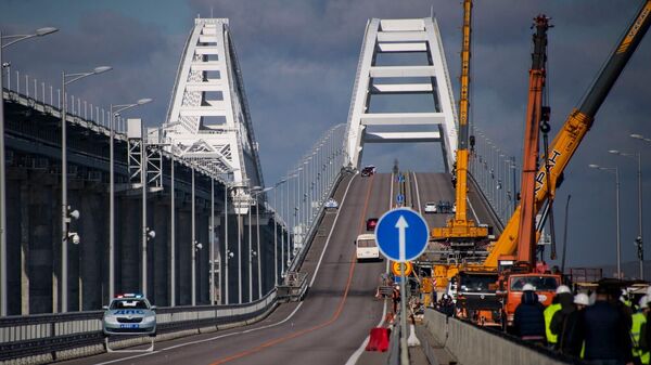 Восстановление повреждённых пролётов Крымского моста после теракта 8 октября 2022 года
