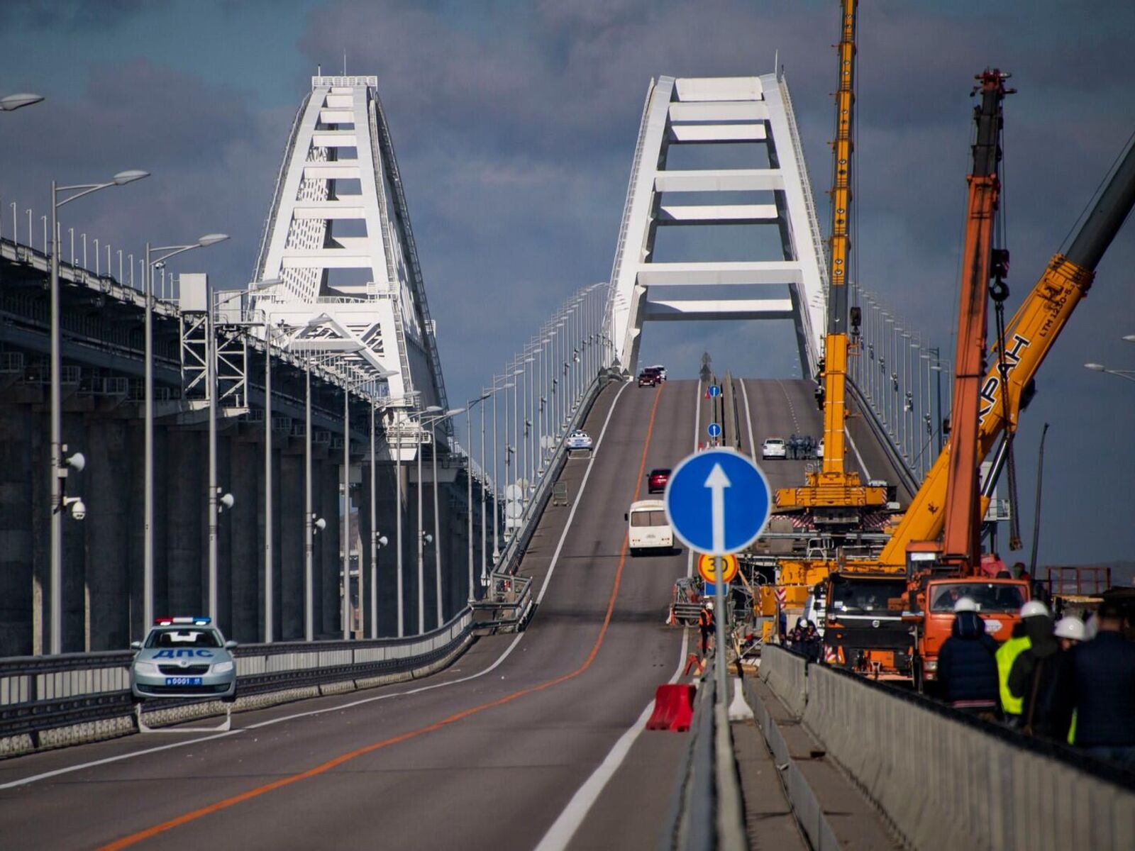Крымский мост движение