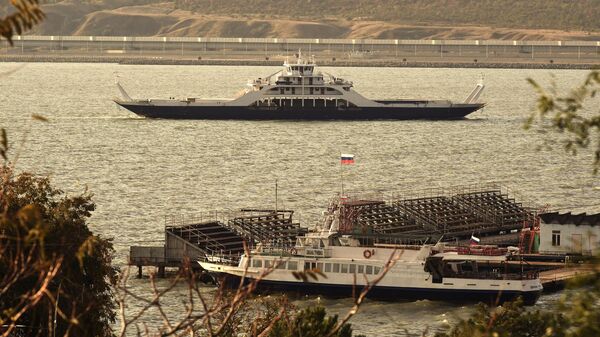 Паром Лаврентий в Керченском проливе. Паромная переправа в Керчи возобновила работу после остановки из-за сильного ветра.