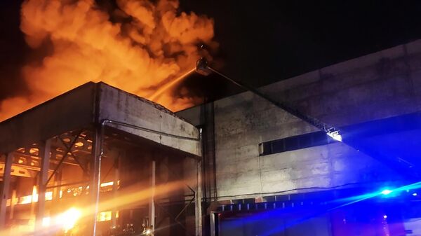 Крупный пожар на складе в Санкт-Петербурге