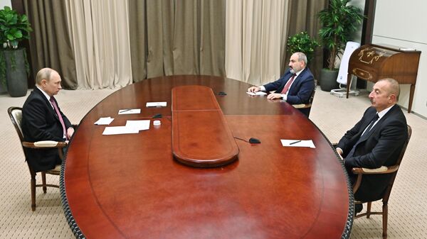 Трехсторонние переговоры президента РФ В. Путина с президентом Азербайджана И. Алиевым и премьер-министром Армении Н. Пашинянном