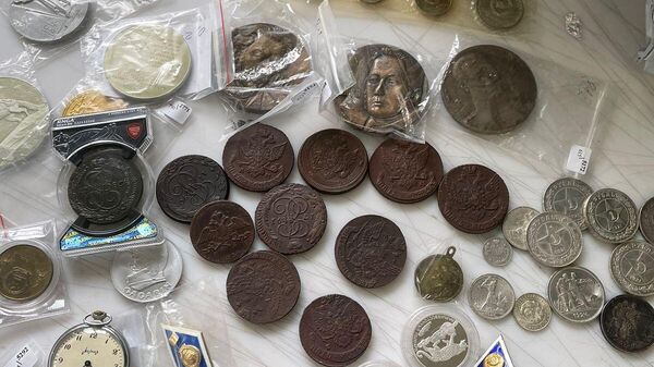 Санкт-Петербурге таможенники изъяли 65 монет царской и советской чеканки при попытке пересылки в Китай