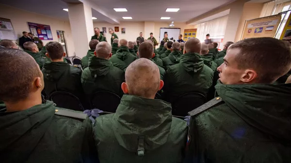 В Крыму призывников провожают к месту службы. Проводы состоялись на территории военного комиссариата Республики Крым