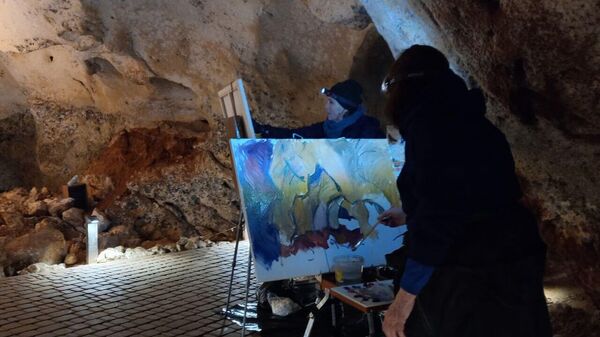 Пленэр крымских художников в пещере Таврида