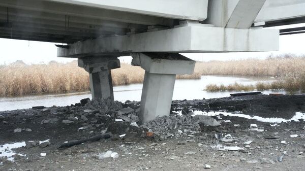 Мост, соединяющий Мелитополь и село Константиновку поврежден взрывом 12 декабря