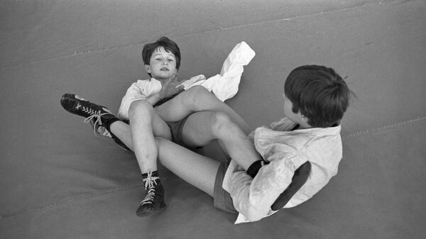 Занятия в Детской юношеской спортивной школе олимпийского резерва Самбо-70