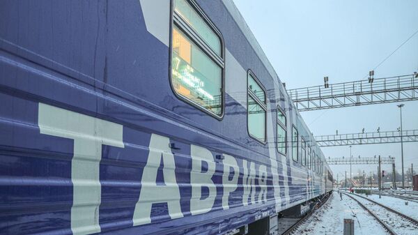 Новые вагоны поезда Таврия в обновленной ливрее