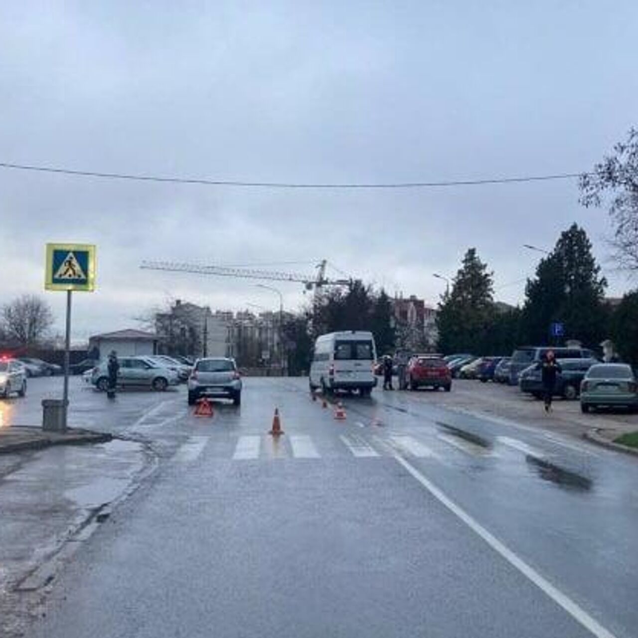 В Севастополе машина сбила мать с ребенком на зебре - РИА Новости Крым,  27.12.2022