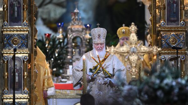 Патриарх Московский и всея Руси Кирилл во время Рождественского богослужения в храме Христа Спасителя в Москве