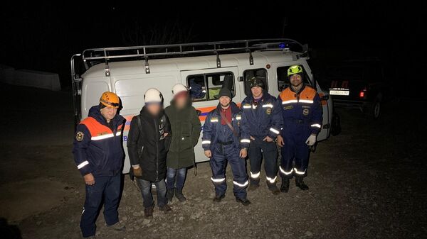 Ночью спасатели снимали двух туристов с Чертового пальца вблизи Судака