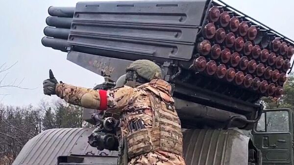 Минобороны: российские военные заняли более выгодные рубежи на Донецком направлении