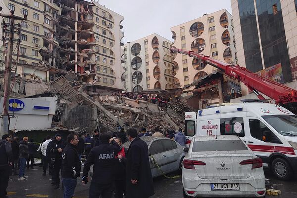 Разрушения после землетрясения в турецком Диярбакыре