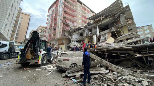 Последствия разрушительного землетрясения в Турции, г. Диярбакар