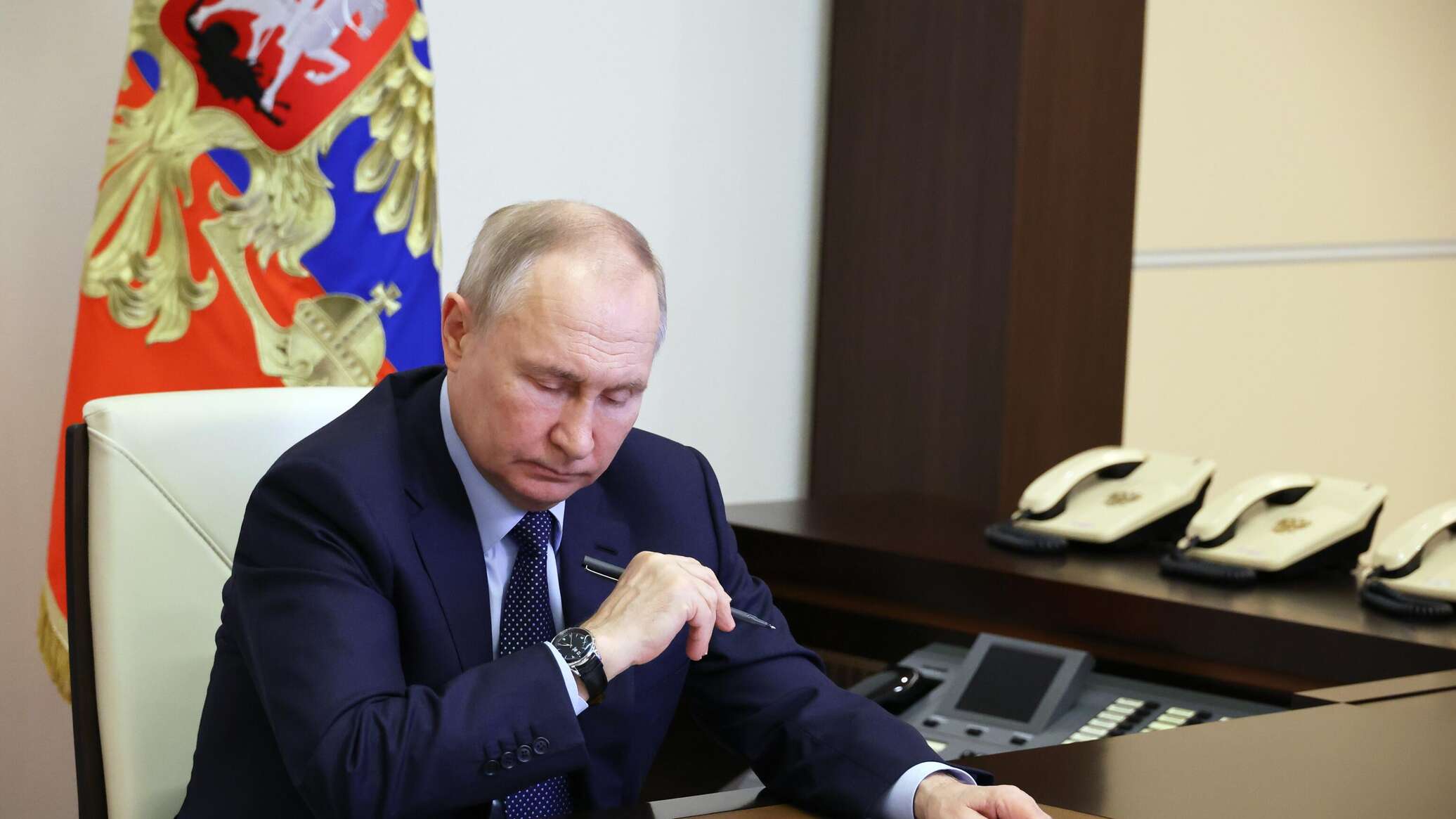 Подписанный законопроект. Подписал указ. Главы России.