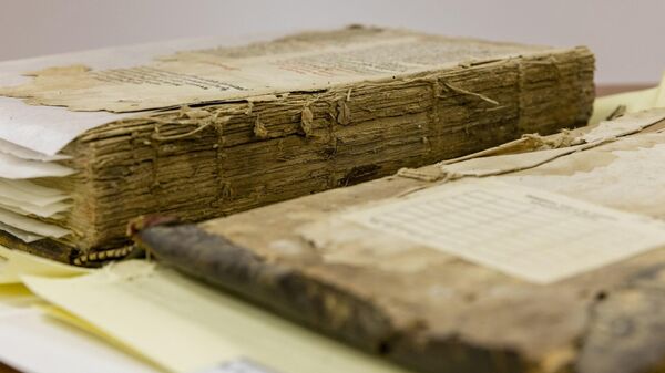 В Москве реставрируют уникальную книгу 16 века из Херсонеса