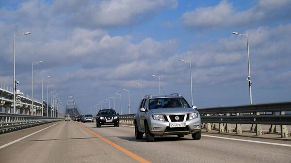 Автомобильное движение по всем полосам Крымского моста полностью открыто на 39 дней раньше срока