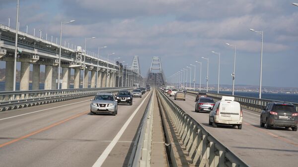 Движение по Крымскому мосту восстановили на месяц раньше срока