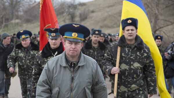 Полковник Юлий Мамчур на территории воинской части в Бельбеке
