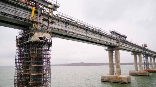 Работы по замене поврежденного терактом пролета Крымского моста