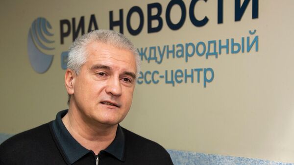 Сергей Аксёнов в пресс-центре РИА Новости Крым