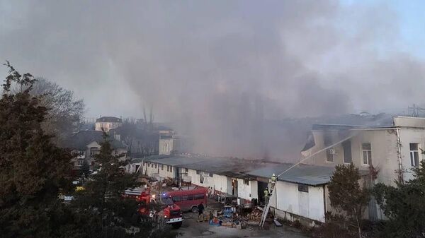 Крупный пожар на складе в Симферополе потушен – МЧС