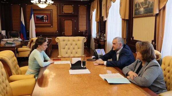Рабочая встреча вице-спикера Госдумы Анны Кузнецовой с главой Крыма Сергеем Аксеновым