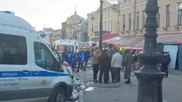 На месте взрыва в кафе в Санкт-Петербурге 2 апреля 2023 года
