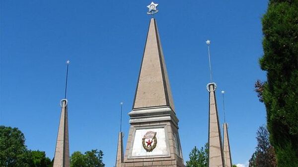Памятник славы воинов 2-й гвардейской армии на Северной стороне Севастополя