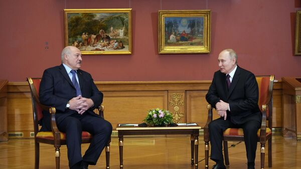 Президент РФ В. Путин и президент Белоруссии А. Лукашенко