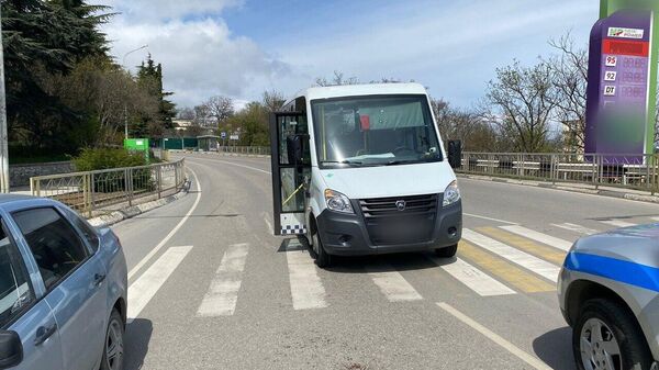 В Ялте городской автобус сбил пенсионерку на пешеходном переходе